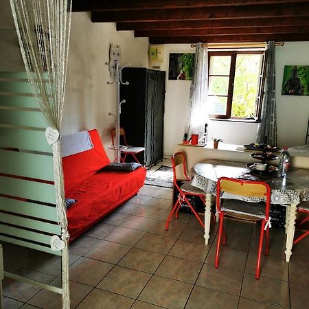 Studio Tres Agreable Totalement Independant Dans Maison Avec Cour Sans Vis A Vis Villa Vittel Exteriör bild