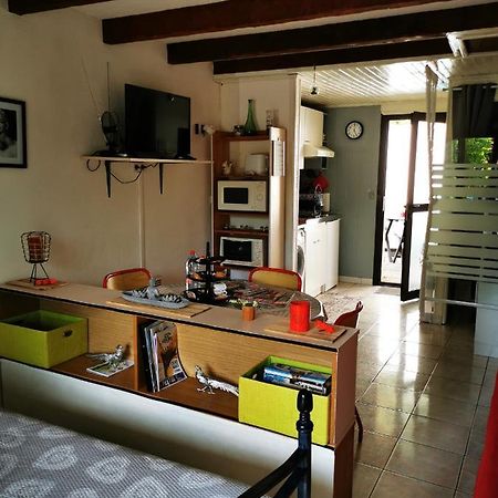 Studio Tres Agreable Totalement Independant Dans Maison Avec Cour Sans Vis A Vis Villa Vittel Exteriör bild