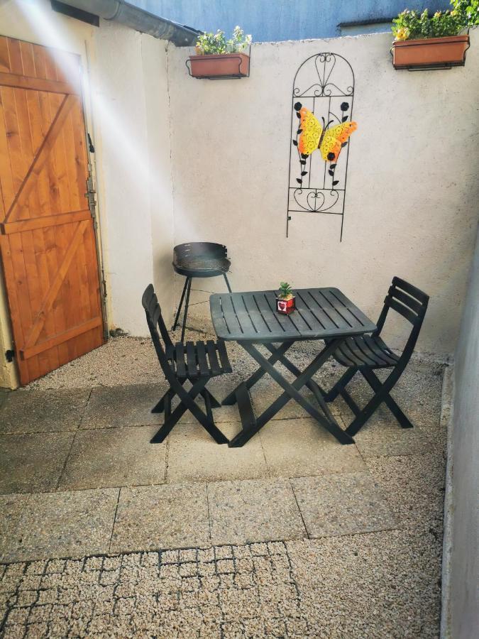 Studio Tres Agreable Totalement Independant Dans Maison Avec Cour Sans Vis A Vis Villa Vittel Exteriör bild